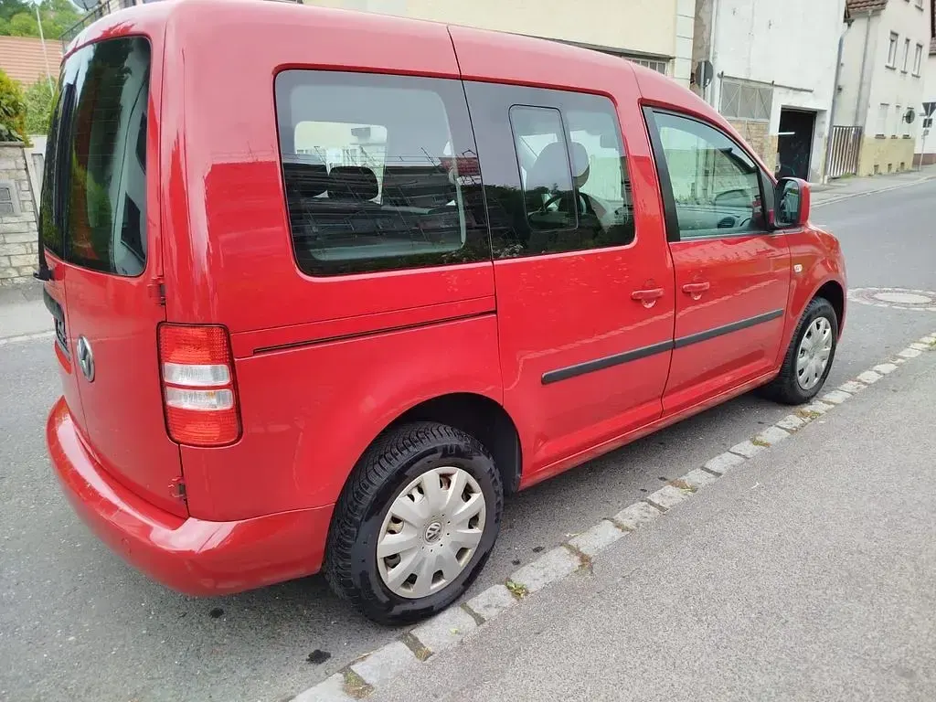 Brugt VW Caddy Trendline 102 HK (75 kW) 2013 Rød MPV