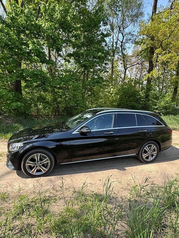 Gebraucht Mercedes C300 245 PS (180 kW) 2019 Schwarz Kombi