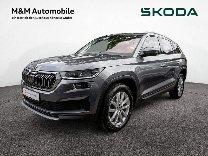 Graphitgrau Gebraucht 2024 Skoda Kodiaq Style SUV | 42.460 € (Guter Preis) - Bild 1/4