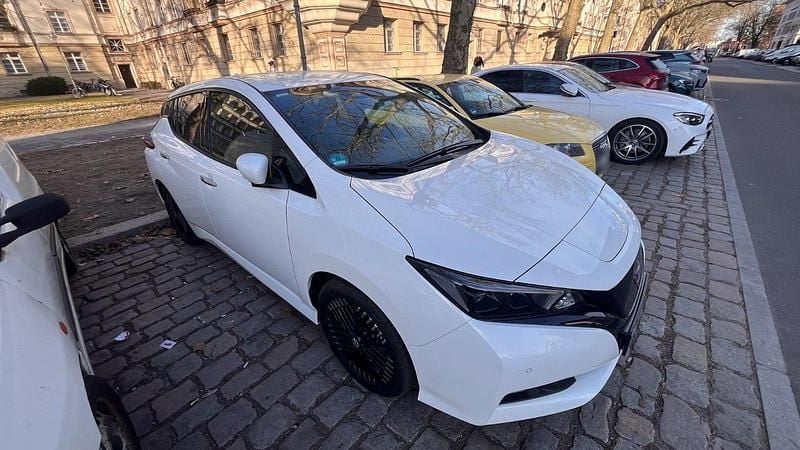 Gebraucht Nissan Leaf 89 kW (122 PS) 2023 Weiß Kleinwagen