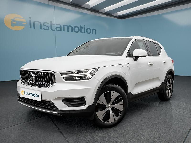 Weiß Gebraucht 2022 Volvo XC40 SUV | 30.649 € (Guter Preis) - Bild 1/4