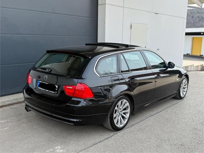 Gebraucht BMW 325 204 PS (150 kW) 2011 Schwarz Kombi