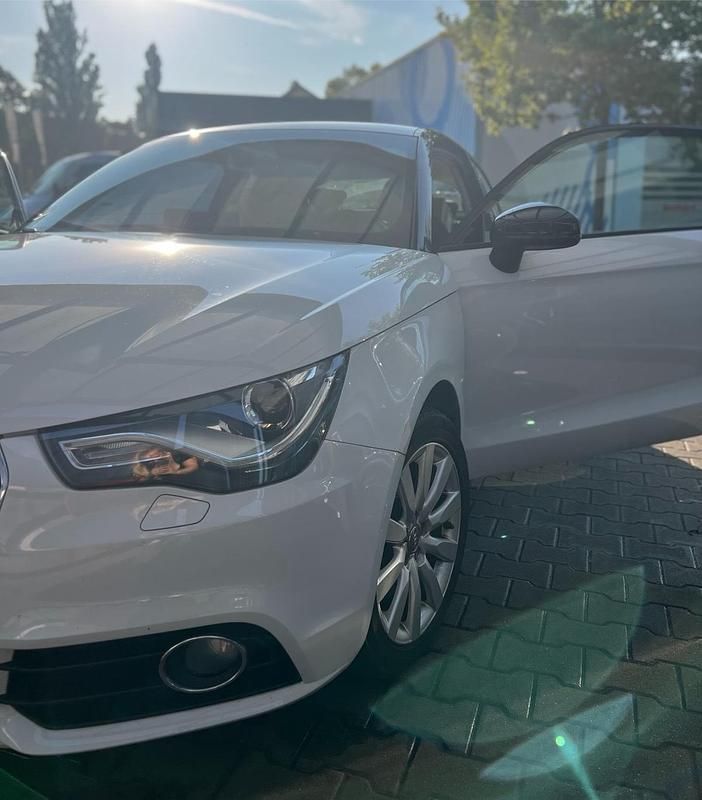 Weiß Gebraucht 2015 Audi A1 Kleinwagen | 13.500 € (Etwas zu teuer) - Bild 1/3