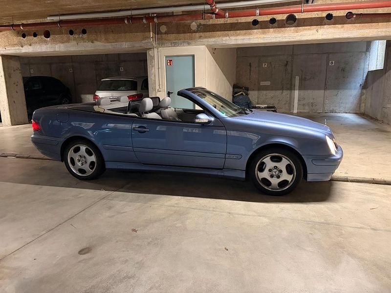 Gebraucht Mercedes CLK200 Elegance 163 PS (119 kW) 2003 Blau Cabrio