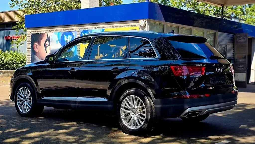 Używany Audi Q7 Ambiente 272 KM (200 kW) 2016 Czarny SUV