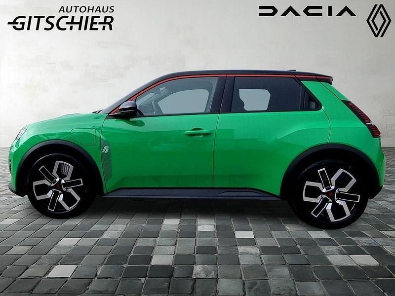 Neu Renault 5 E-Tech Komfort 110 kW (150 PS) 2026 Pop green!, black pearlschwarz Limousine