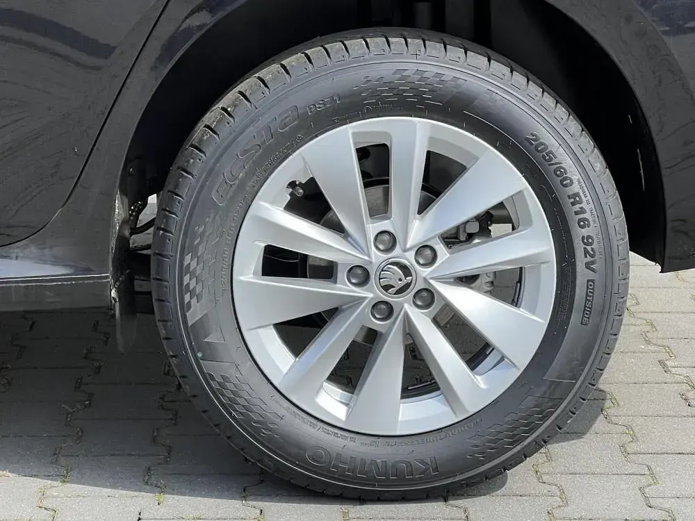 Neu Skoda Kamiq Selection 116 PS (85 kW) 2025 Wählbar SUV