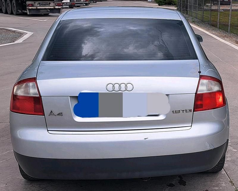 Gebraucht Audi A4 131 PS (96 kW) 2001 Silber Limousine