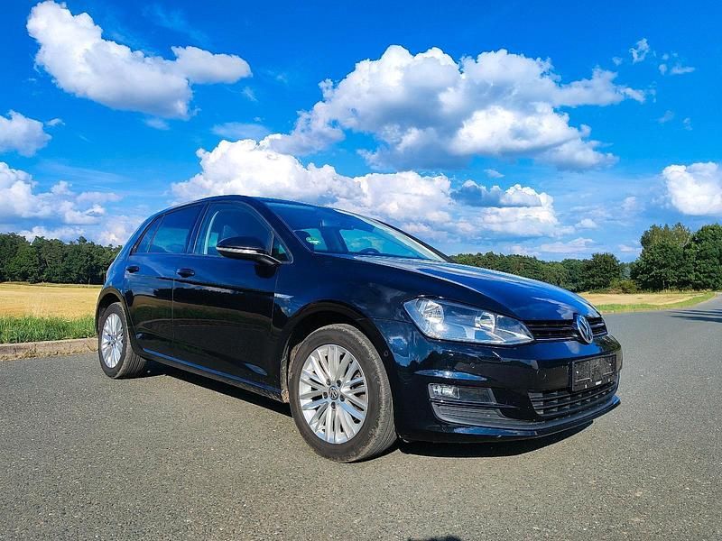 Schwarz Gebraucht 2014 VW Golf VII Edition Kleinwagen | 8.350 € (Guter Preis) - Bild 1/4