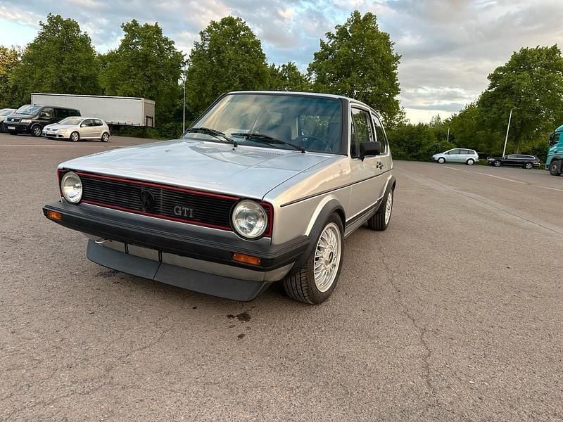 Silber Gebraucht 1993 VW Golf III GTI Limousine | 15.000 € - Bild 1/4