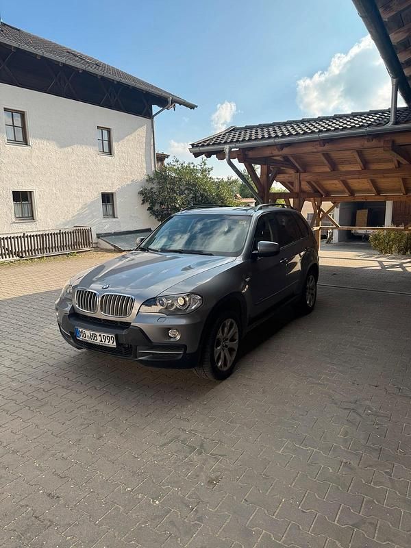 Grau Gebraucht 2010 BMW X5 SUV | 16.000 € (Etwas zu teuer) - Bild 1/4
