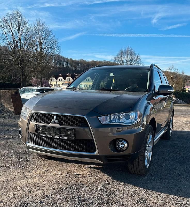 Gebraucht Mitsubishi Outlander Top 177 PS (130 kW) 2012 Braun SUV