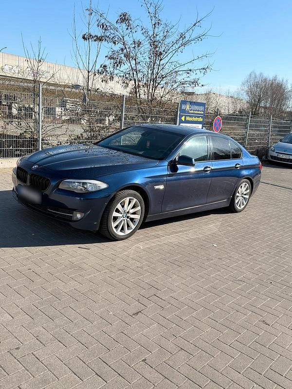 Gebraucht BMW 530 245 PS (180 kW) 2011 Blau Limousine