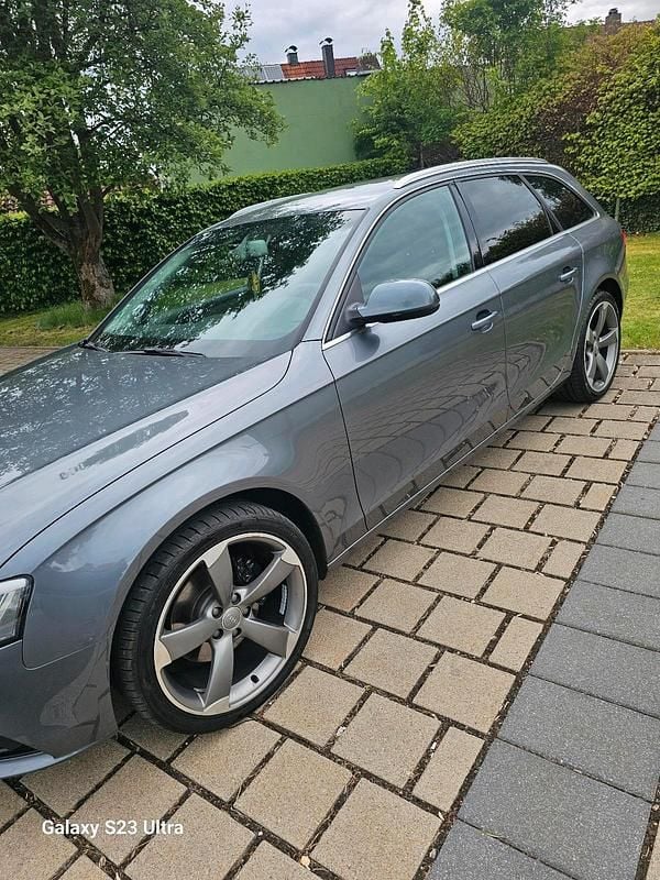 Gebraucht Audi A4 143 PS (105 kW) 2013 Grau Kombi