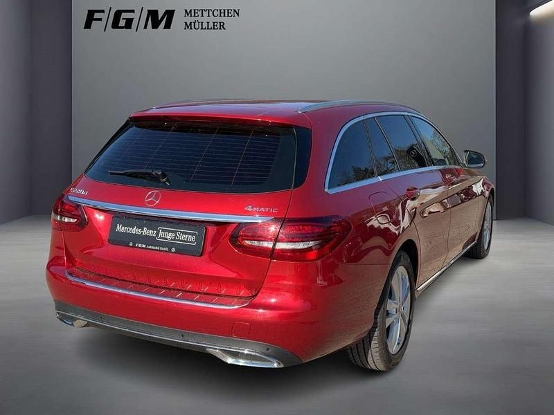 Gebraucht Mercedes C220 Avantgarde 194 PS (142 kW) 2018 Manufaktur lack manufaktur hya Kombi