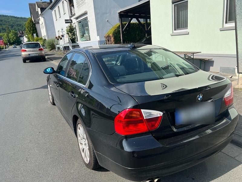 Gebraucht BMW 325 192 PS (141 kW) 2005 Schwarz Limousine