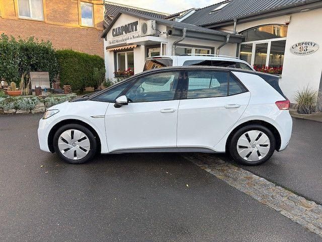 Gletscherweiss (metallic) Gebraucht 2021 VW ID.3 Pure Kleinwagen | 18.200 € (Fairer Preis) - Bild 1/4