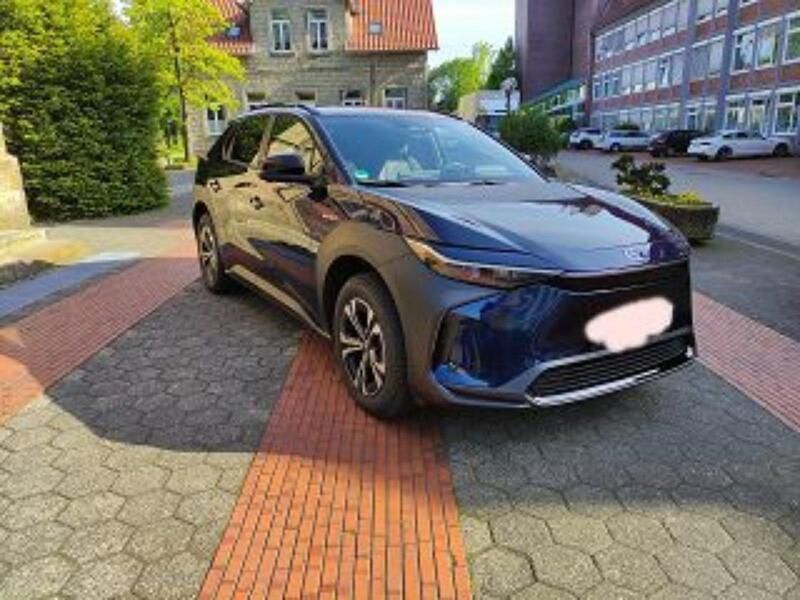 Blau Gebraucht 2022 Toyota bZ4X Comfort SUV | 33.900 € (Fairer Preis) - Bild 1/4