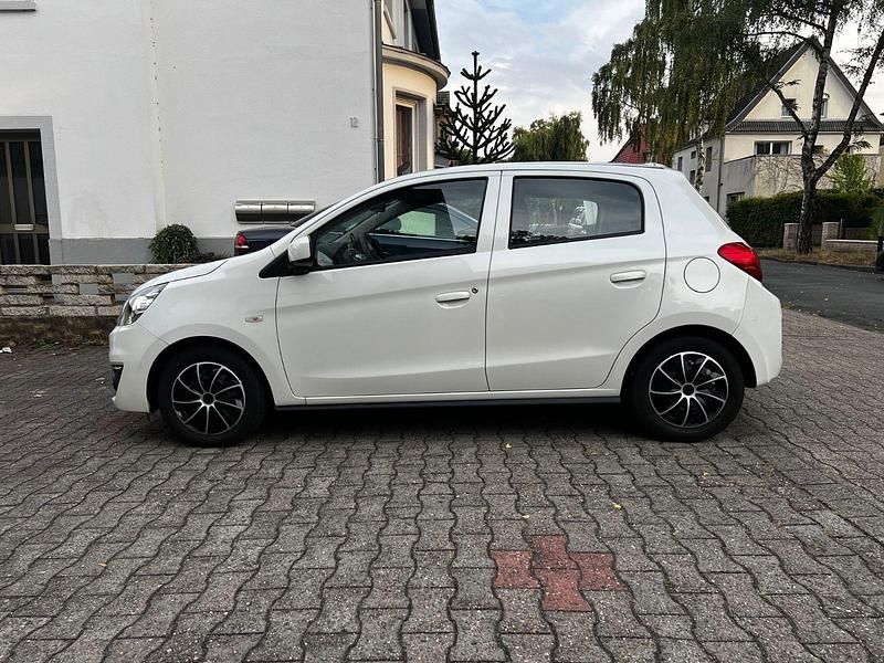 Weiß Gebraucht 2018 Mitsubishi Space Star Kleinwagen | 4.799 € (Superpreis) - Bild 1/4