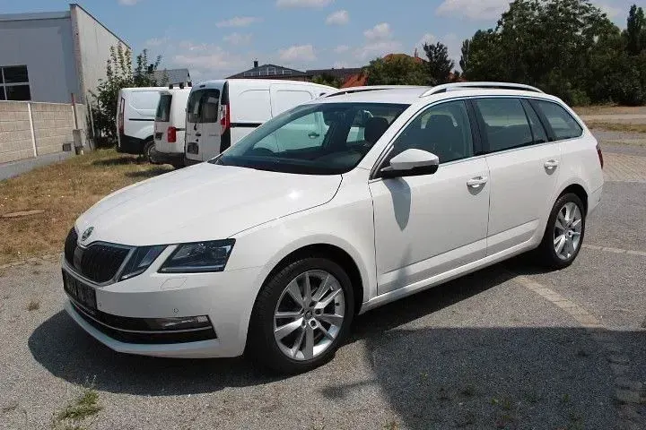 Gebraucht Skoda Octavia Style 184 PS (135 kW) 2020 Weiß Limousine