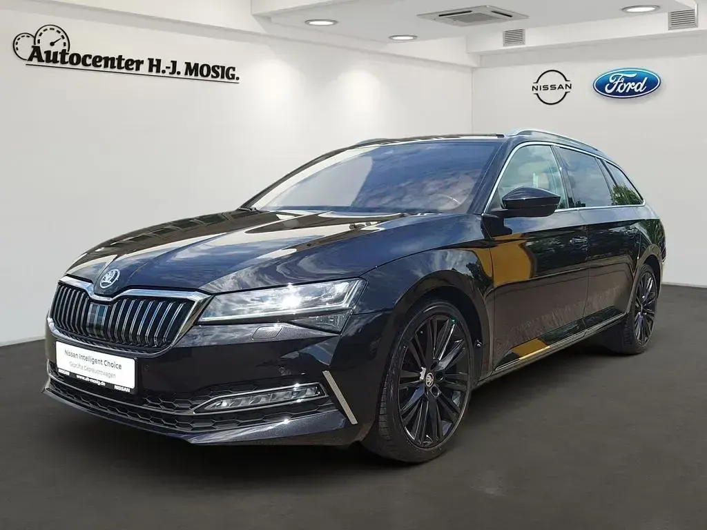 Gebraucht Skoda Superb LAURIN & KLEMENT 200 PS (147 kW) 2022 Schwarz schwarz Kombi