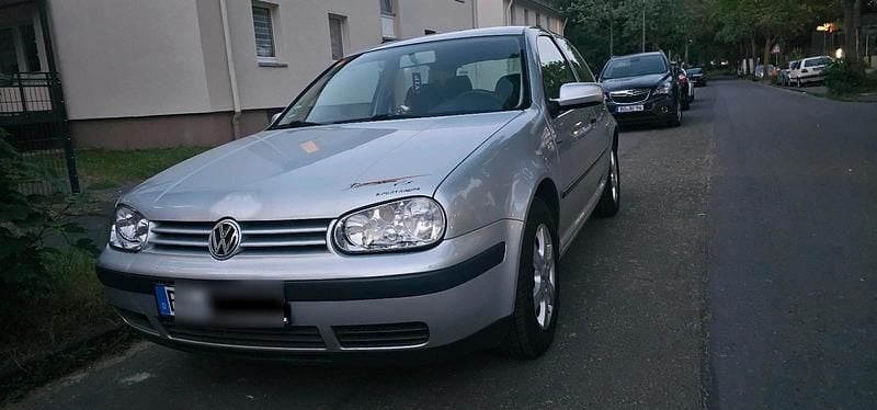 Silber Gebraucht 2002 VW Golf IV Kombi | 999 € (Guter Preis) - Bild 1/4