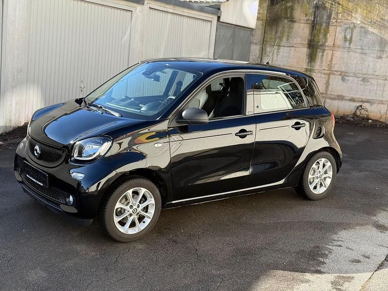 Gebraucht Smart ForFour Passion 71 PS (52 kW) 2019 Schwarz Kleinwagen