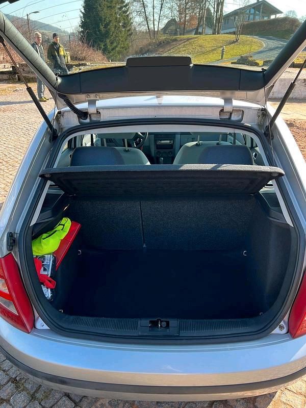 Gebraucht Skoda Fabia 75 PS (55 kW) 2001 Silber Kleinwagen