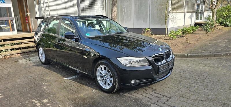 Gebraucht BMW 318 Comfort Edition 143 PS (105 kW) 2012 Schwarz Kombi