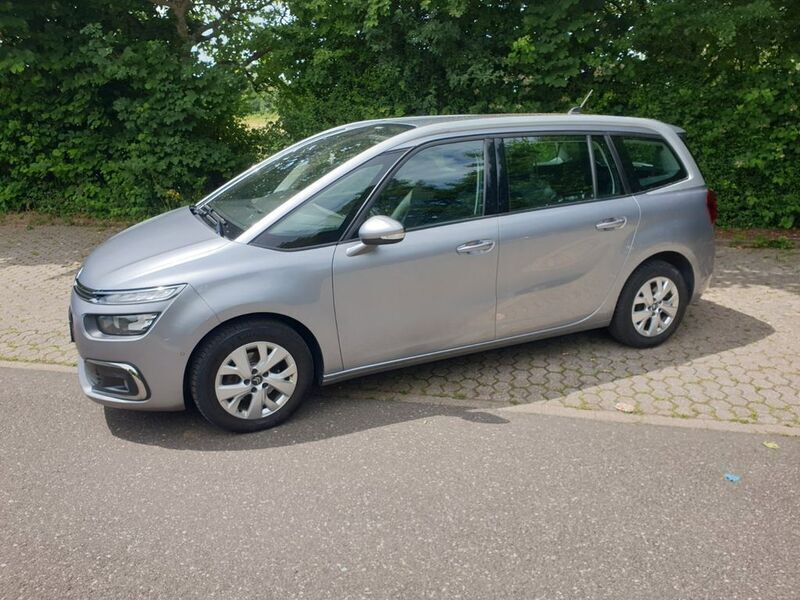 Grau Gebraucht 2019 Citroën Grand C4 Picasso SELECTION Van / Kleinbus | 8.890 € (Superpreis) - Bild 1/4