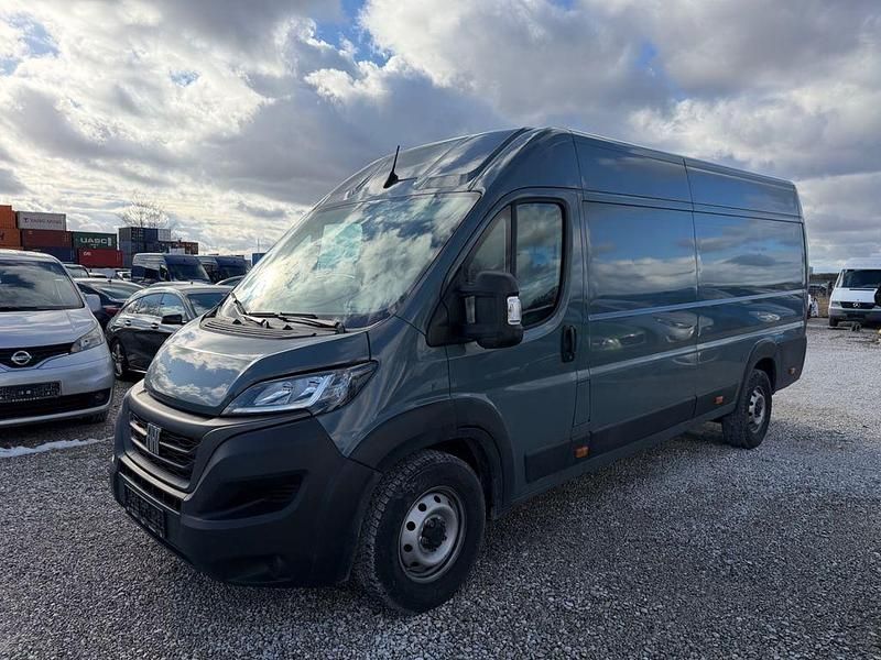Gebraucht Fiat Ducato 140 PS (102 kW) 2024 Grau Van
