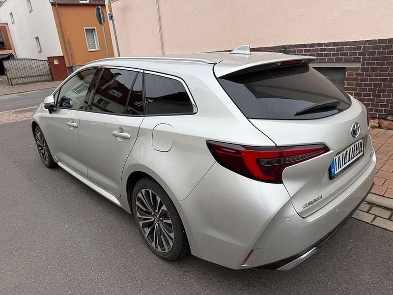 Gebraucht Toyota Corolla 196 PS (144 kW) 2025 Silber Kombi
