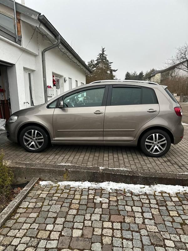 Gebraucht VW Golf VI 140 PS (102 kW) 2010 Braun Kleinwagen