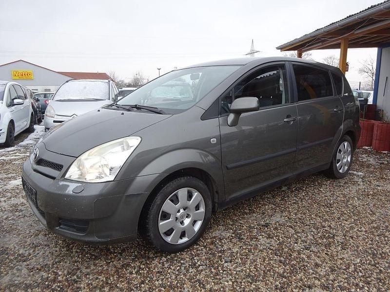 Grau Gebraucht 2007 Toyota Corolla Verso Edition Van / Kleinbus | 3.000 € (Guter Preis) - Bild 1/4