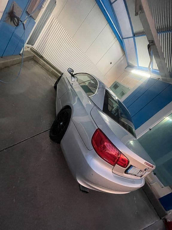 Gebraucht BMW 320 Cabriolet 170 PS (125 kW) 2010 Silber Cabrio