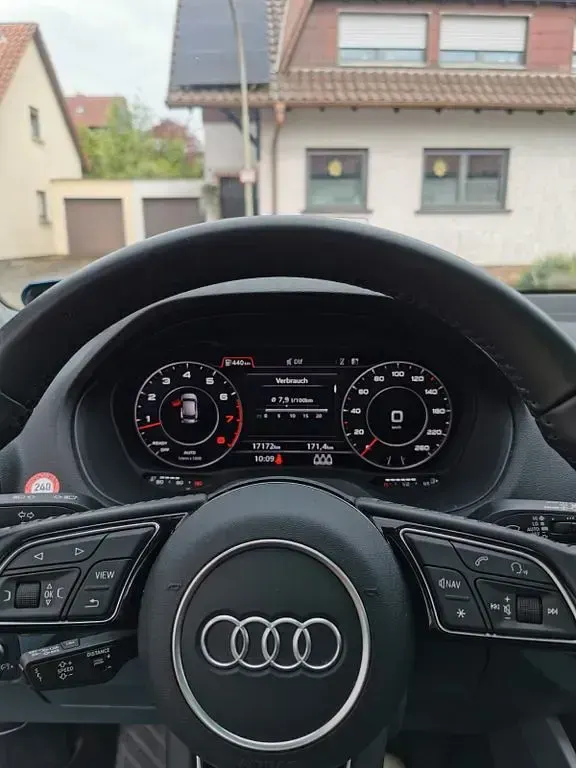 Używany Audi Q2 Design 150 KM (110 kW) 2018 Szary SUV