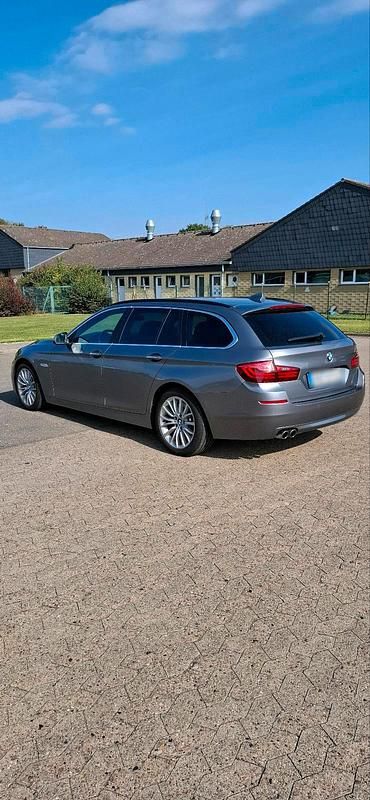 Gebraucht BMW 525 218 PS (160 kW) 2015 Grün Kombi