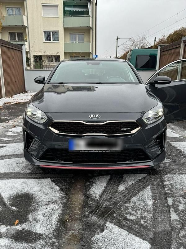 Grau Gebraucht 2019 Kia ProCeed Kombi | 21.300 € (Fairer Preis) - Bild 1/4