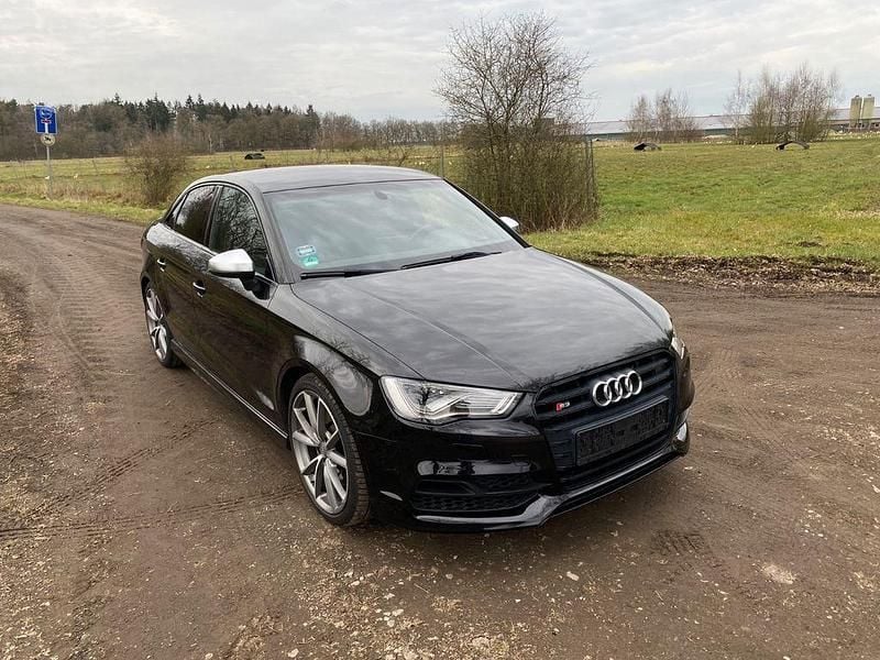 Gebraucht Audi S3 Ambiente 300 PS (220 kW) 2015 Schwarz Limousine