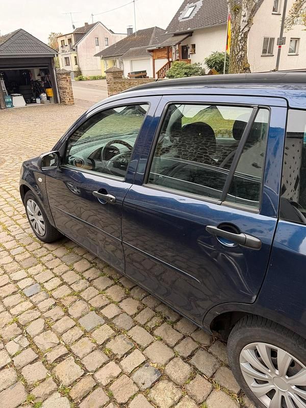 Second-hand Mazda 2 80 CP (58 kW) 2004 Albastru Hatchback