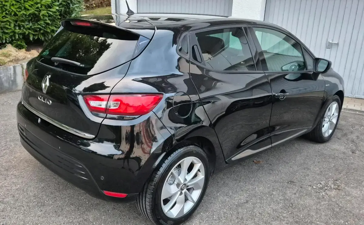 Gebraucht Renault Clio IV LIMITED 118 PS (86 kW) 2018 Schwarz Limousine