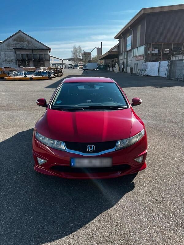 Rot Gebraucht 2010 Honda Civic S Coupé | 6.499 € (Etwas zu teuer) - Bild 1/4