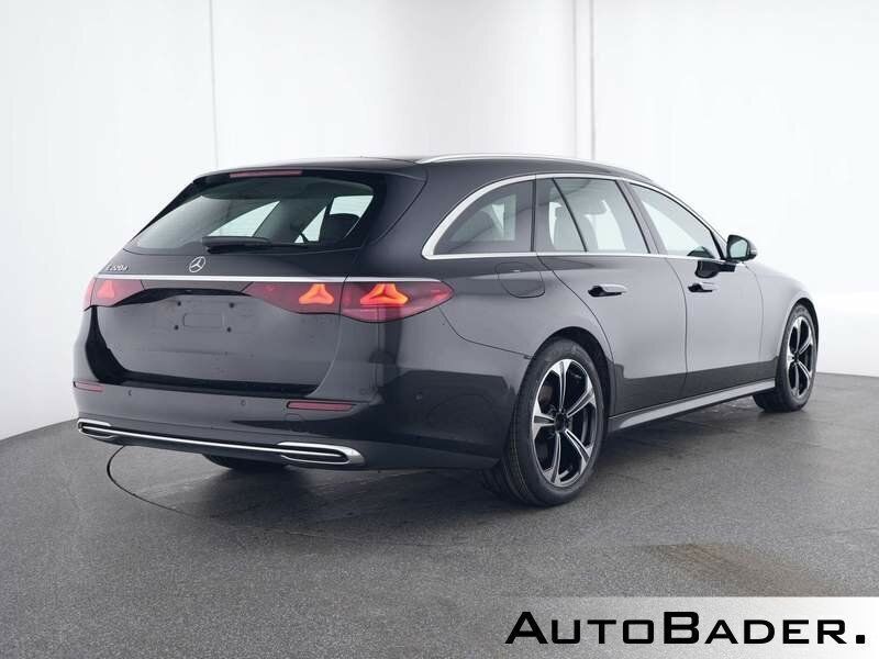 Gebraucht Mercedes E220 Advanced 197 PS (144 kW) 2024 197 lack obsidianschwarz Kombi