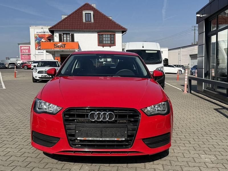 Gebraucht Audi A3 Attraction 179 PS (131 kW) 2015 Rot Kleinwagen