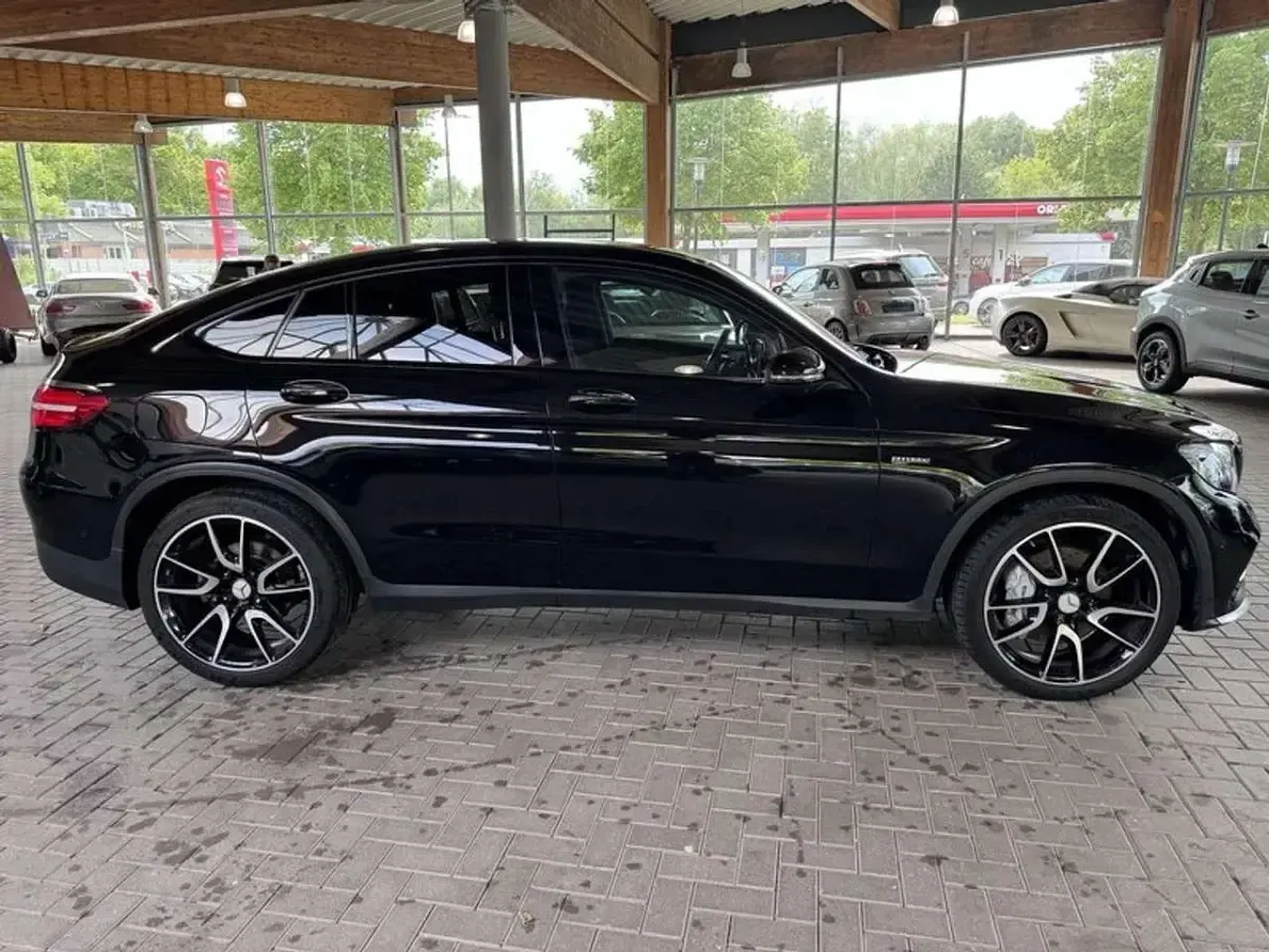 Gebraucht Mercedes GLC43 AMG AMG 367 PS (269 kW) 2018 Obsidianschwarz  lack Coupé