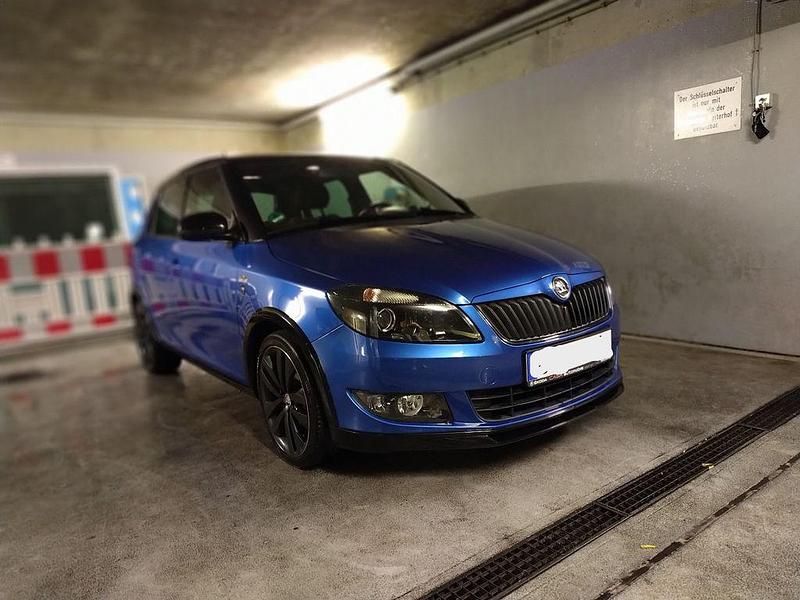 Blau Gebraucht 2014 Skoda Fabia Monte Carlo Kleinwagen | 6.999 € (Fairer Preis) - Bild 1/4