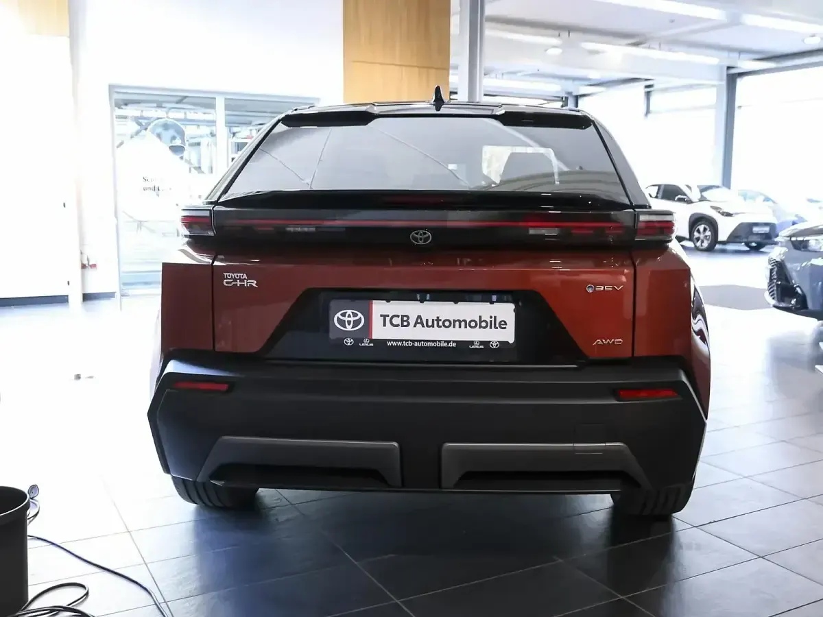 Gebraucht Toyota C-HR+ Lounge 252 kW (343 PS) 2026 Metal oxide / schwarz SUV