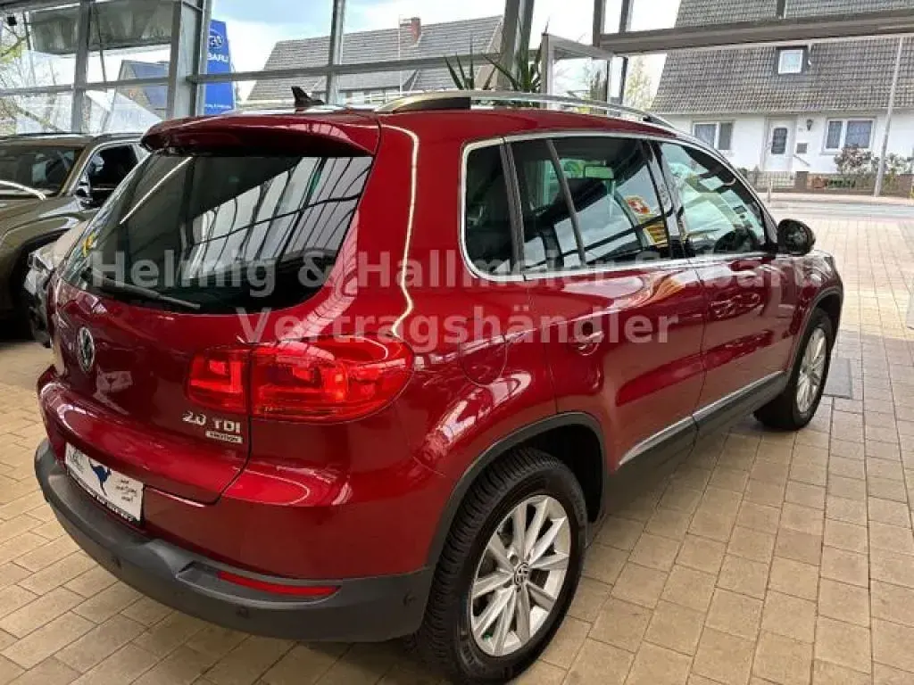Gebraucht VW Tiguan Sportline 140 PS (102 kW) 2012 Rot SUV