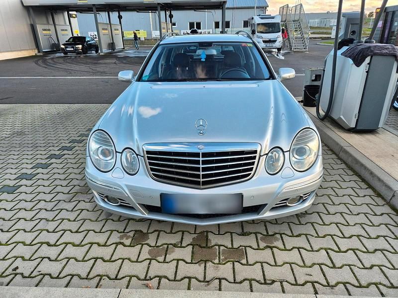 Gebraucht Mercedes E280 Avantgarde 190 PS (139 kW) 2009 Silber Kombi