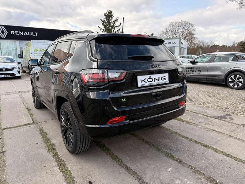 Second-hand Jeep Compass 131 CP (96 kW) 2024 Negru SUV